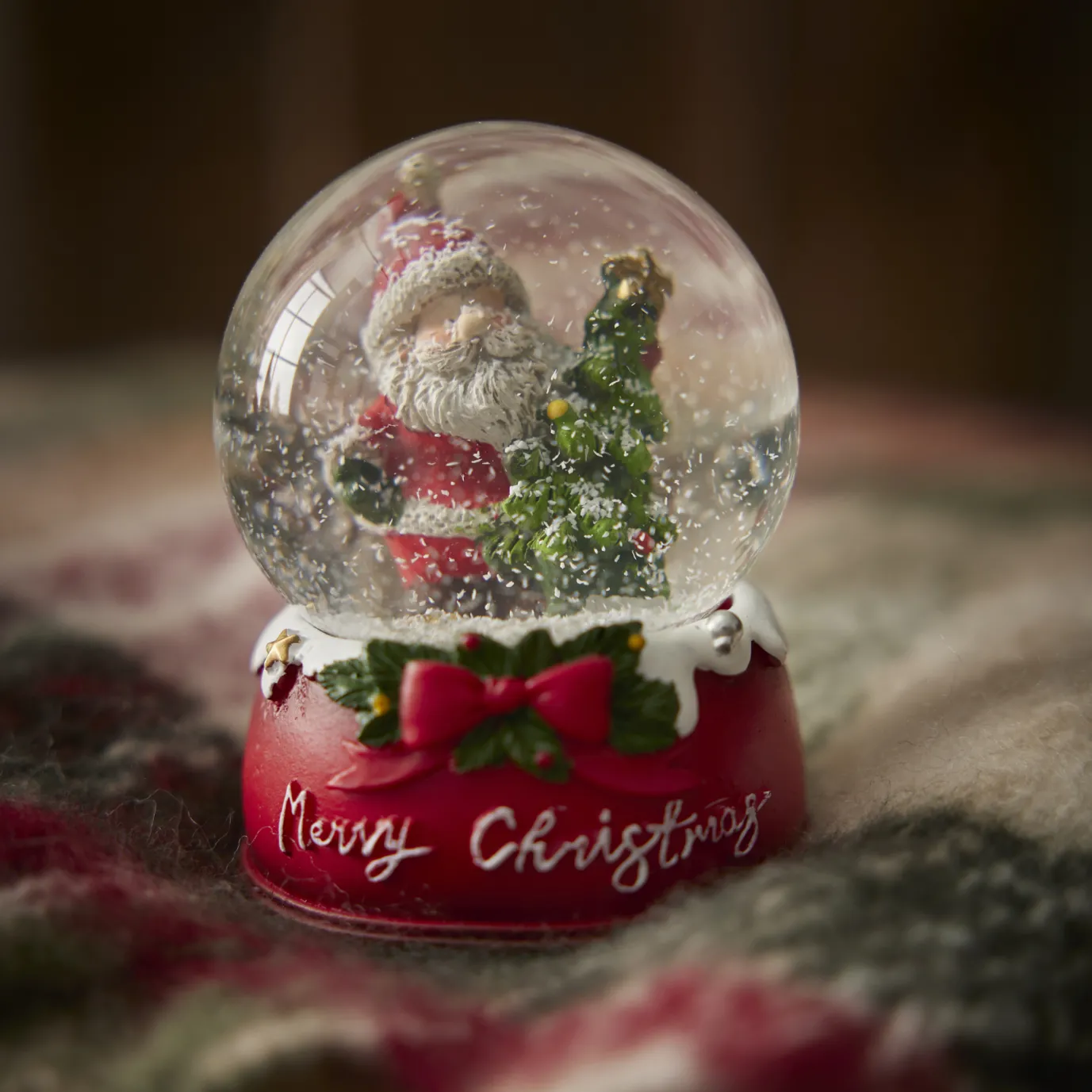 NANU-NANA Schneekugel, Weihnachtsmann/Tanne, 6.5 X 8.5 Cm